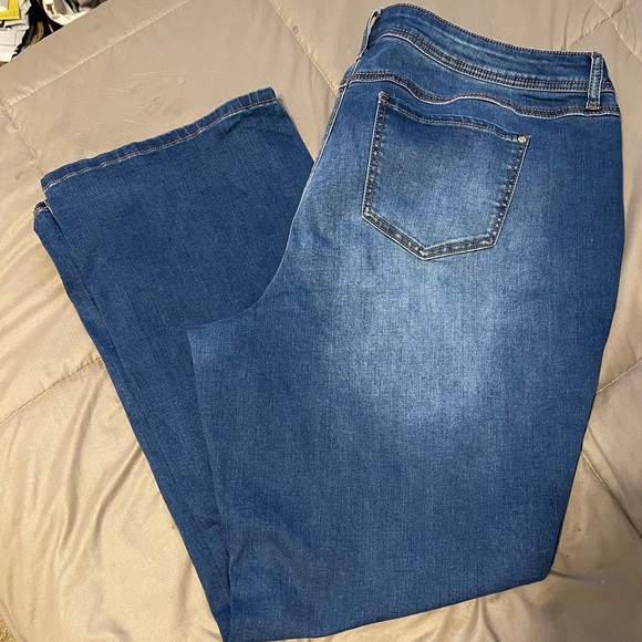 Cato Women’s Stretchy Bootcut Jeans - Picture 1 of 5
